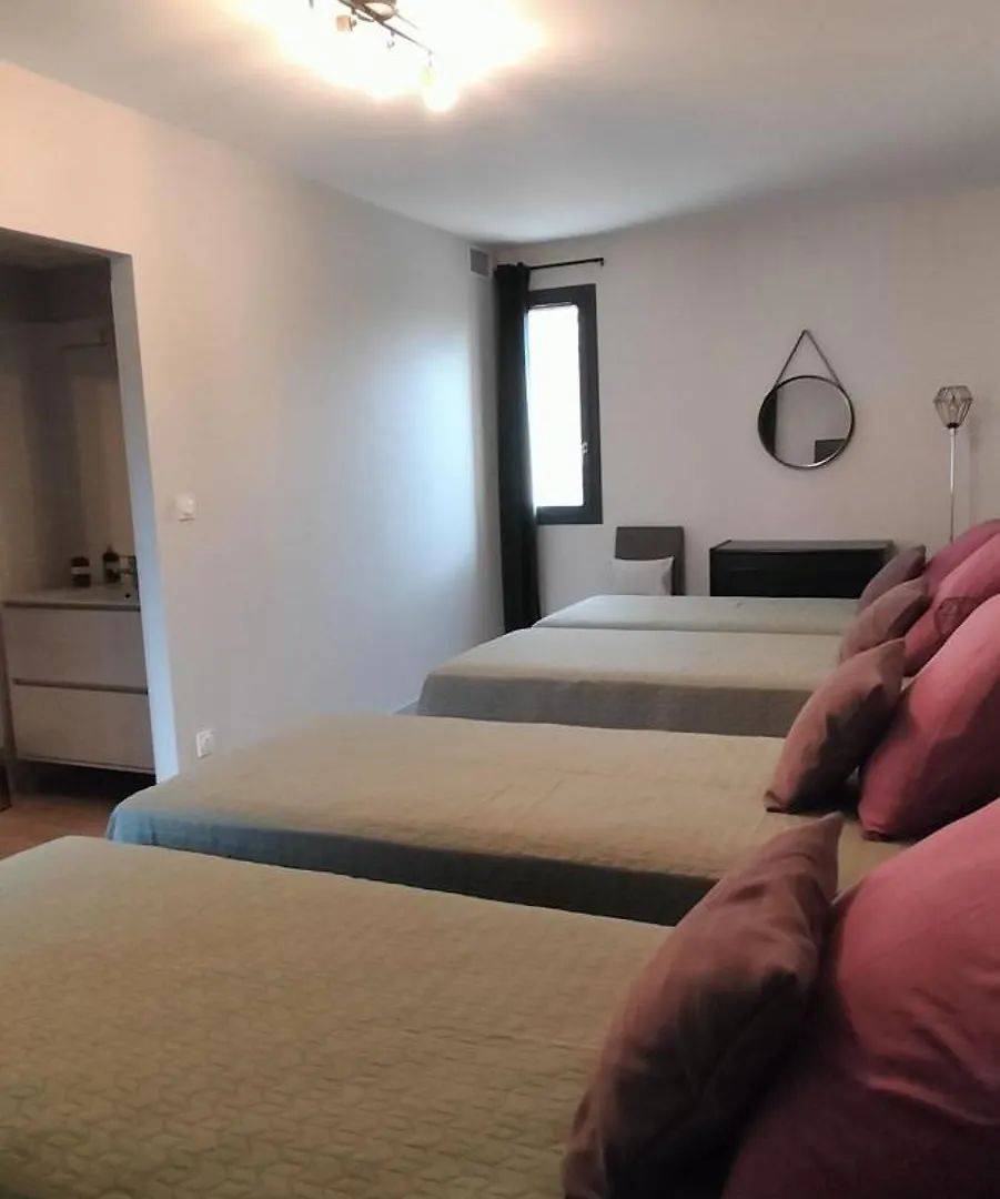 Holiday home Les Granges D'En Naoua, Grand Gite Avec Piscine Maubec  France
