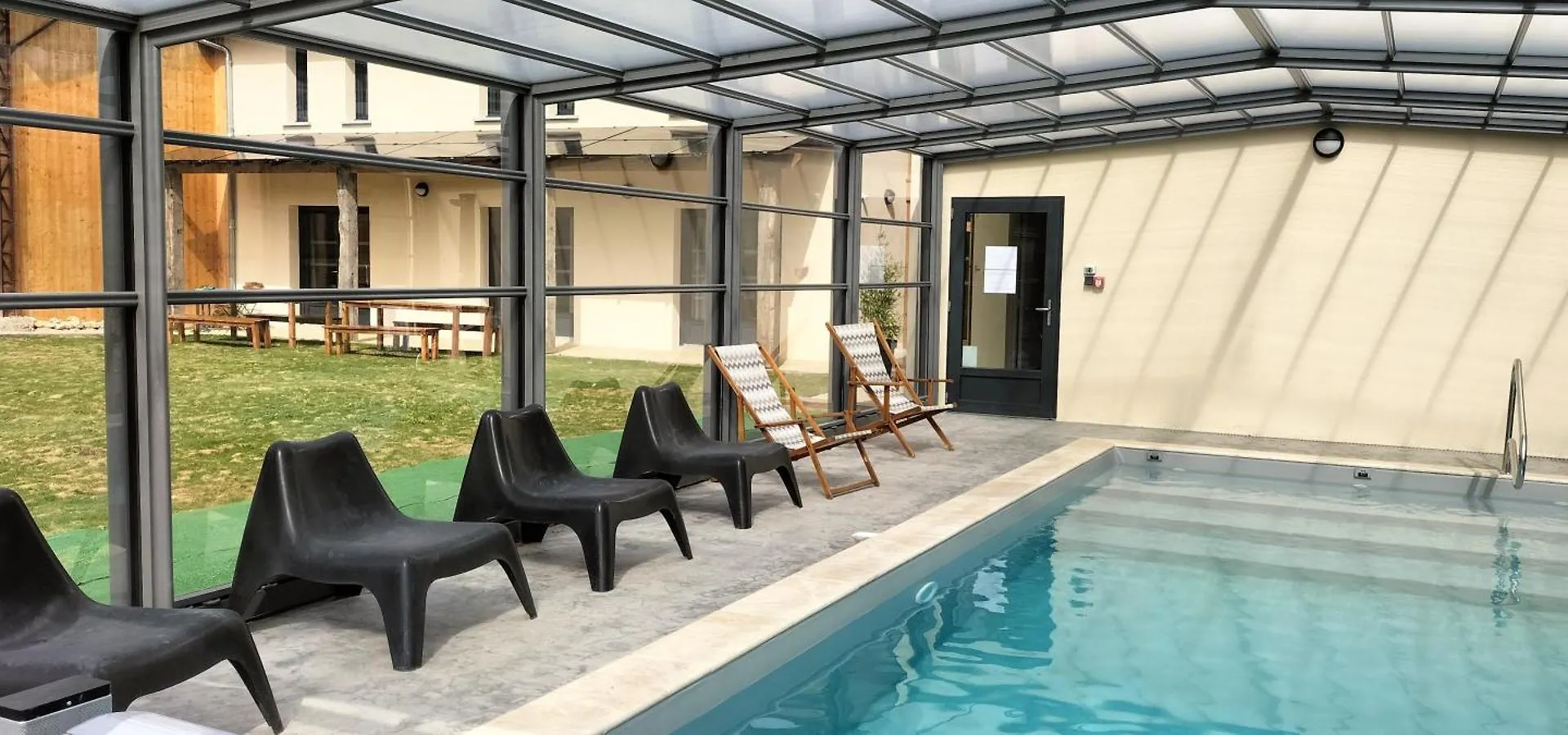 Holiday home Les Granges D'En Naoua, Grand Gite Avec Piscine Maubec