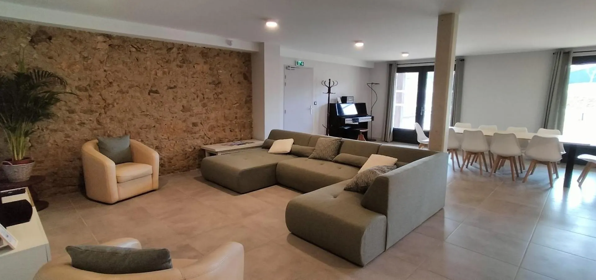 Holiday home Les Granges D'En Naoua, Grand Gite Avec Piscine Maubec  France