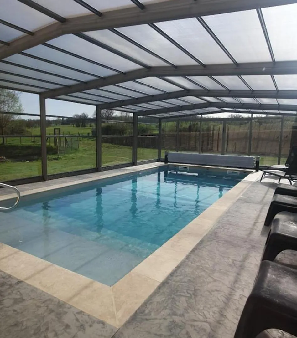 Les Granges D'En Naoua, Grand Gite Avec Piscine Maubec  Holiday home