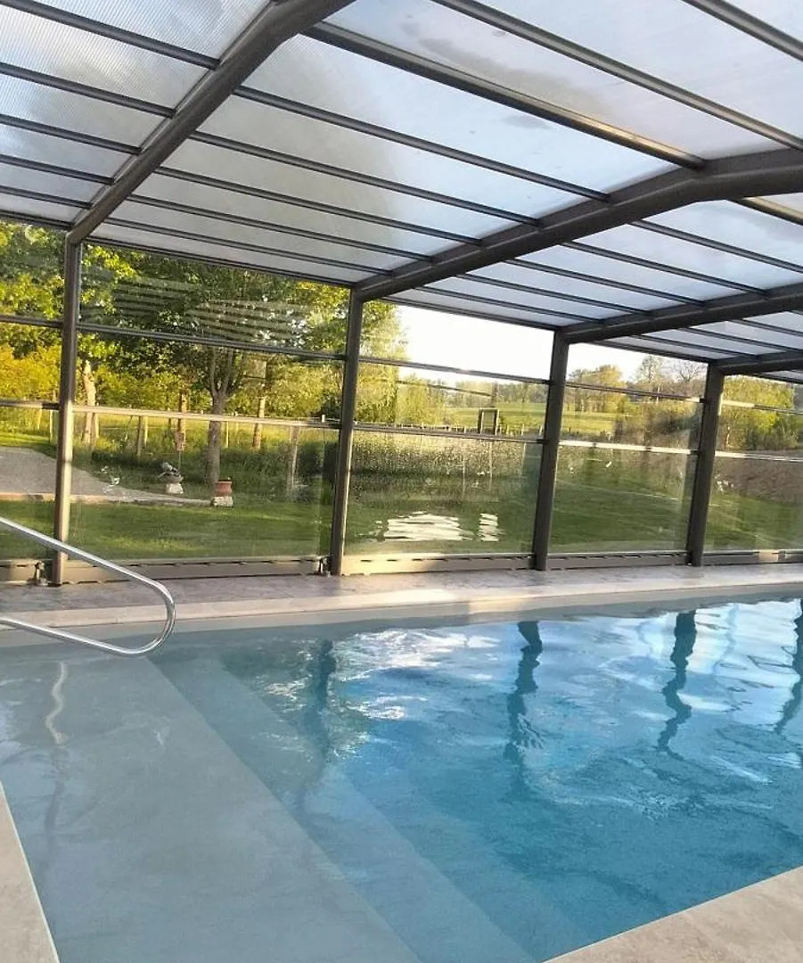 Les Granges D'En Naoua, Grand Gite Avec Piscine Maubec  France